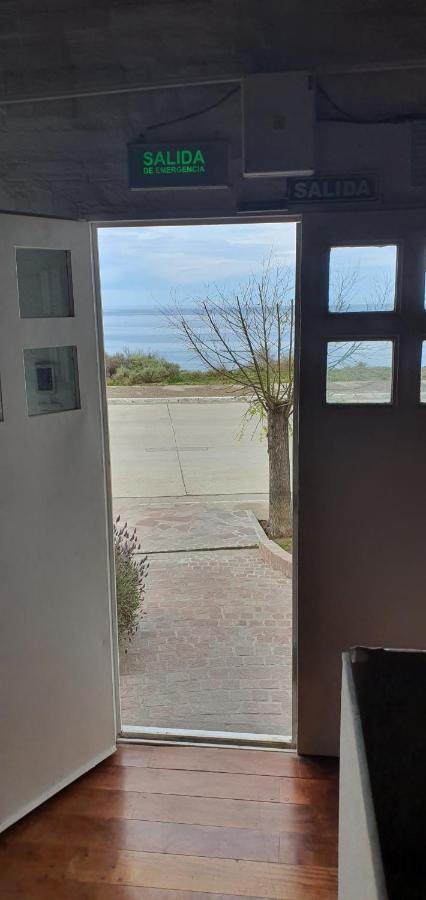 La Veleta Hotel Puerto Madryn Buitenkant foto